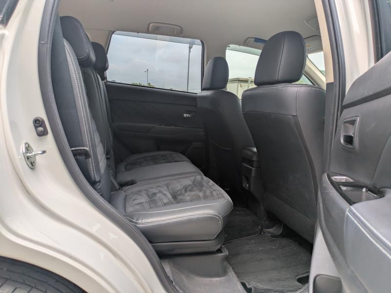 MITSUBISHI OUTLANDER PHEV 2015/7