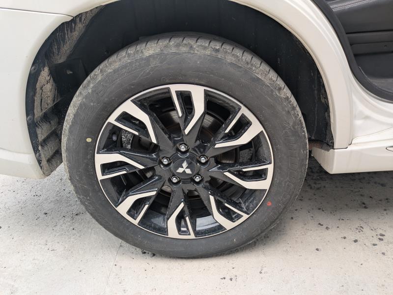 MITSUBISHI OUTLANDER PHEV 2015/7