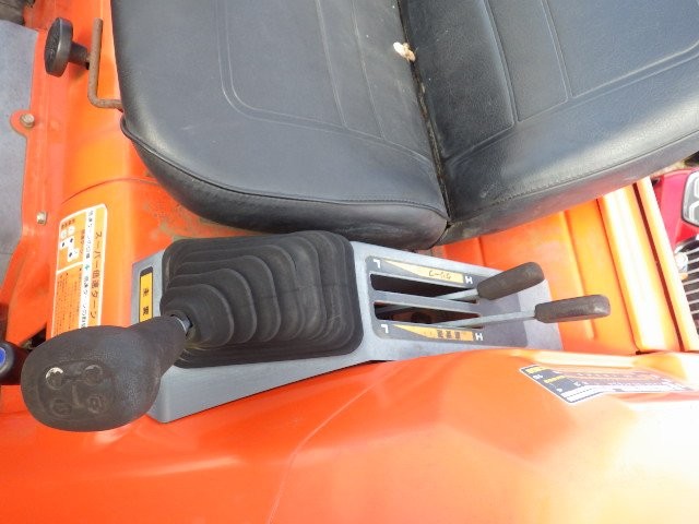 KUBOTA TRACTOR 2025/1