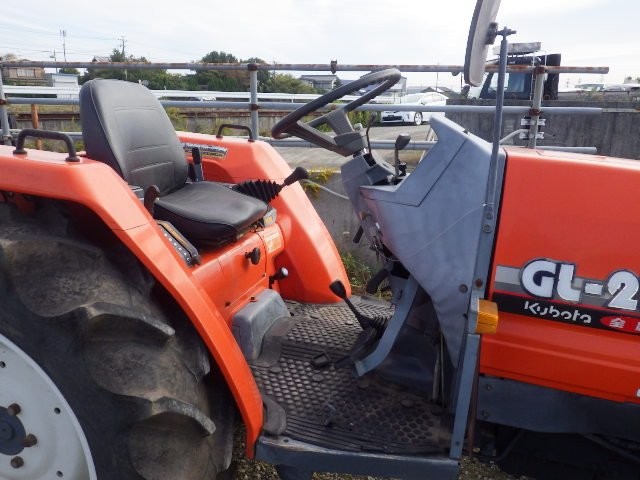 KUBOTA TRACTOR 2025/1