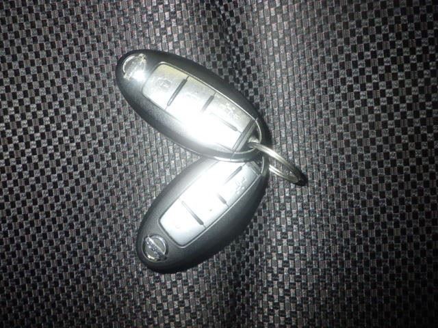 NISSAN SERENA 2013/1