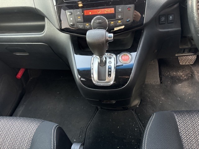 NISSAN SERENA 2014/11