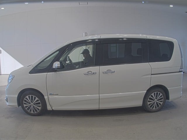 NISSAN SERENA 2014/11