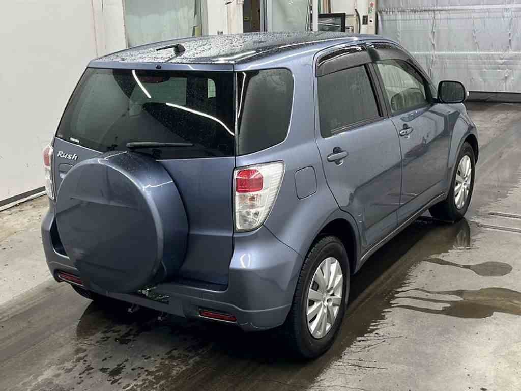 TOYOTA RUSH 2012/7