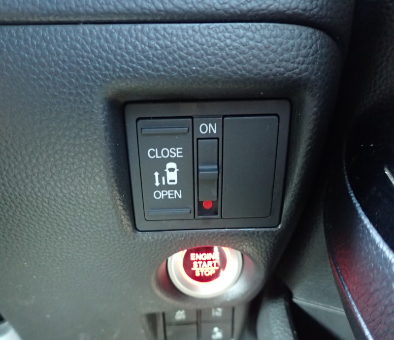 HONDA N BOX CUSTOM 2020/11