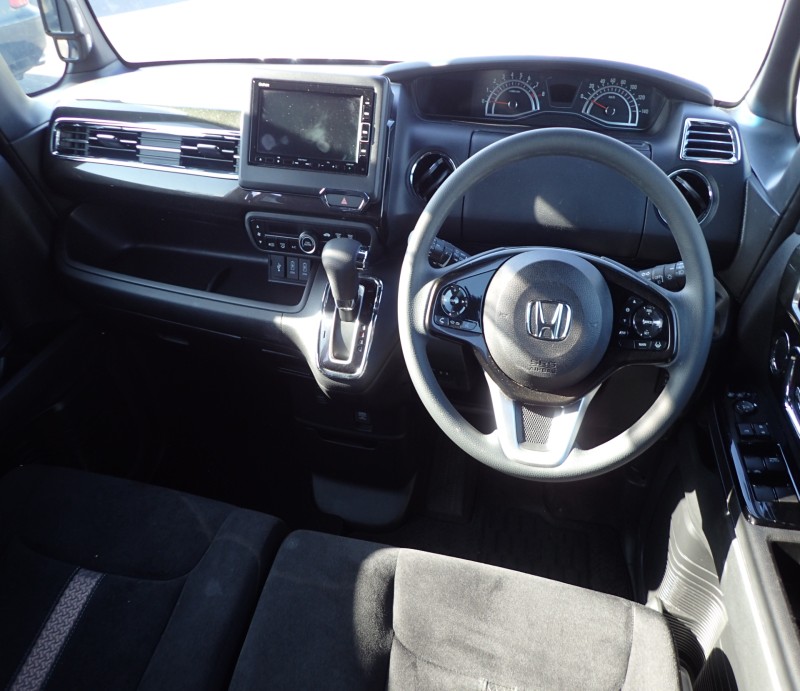 HONDA N BOX CUSTOM 2020/11