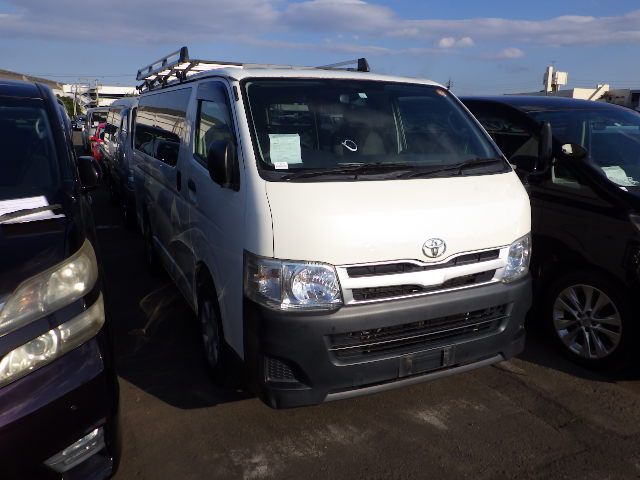 TOYOTA REGIUSACE 2011/11