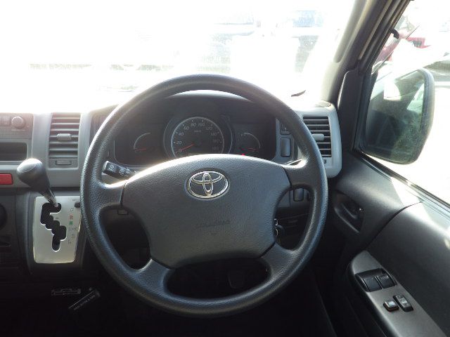 TOYOTA REGIUSACE 2011/11