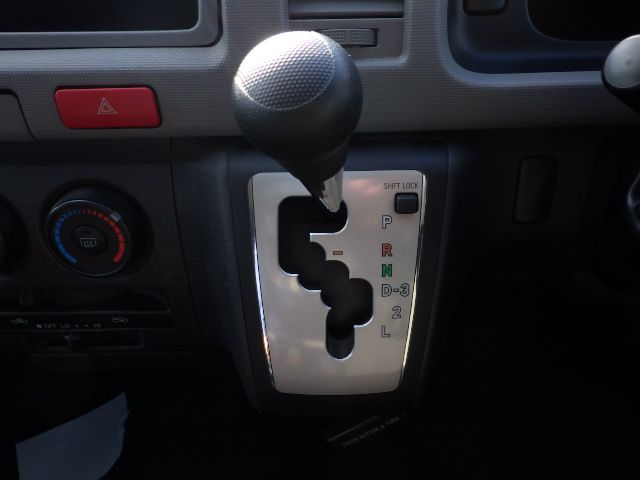 TOYOTA REGIUSACE 2011/11