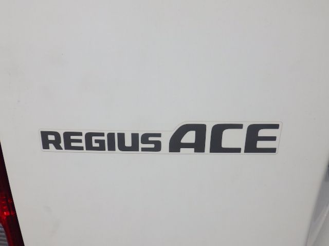 TOYOTA REGIUSACE 2014/4