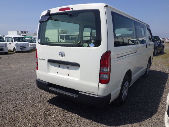 TOYOTA REGIUSACE 2014/4