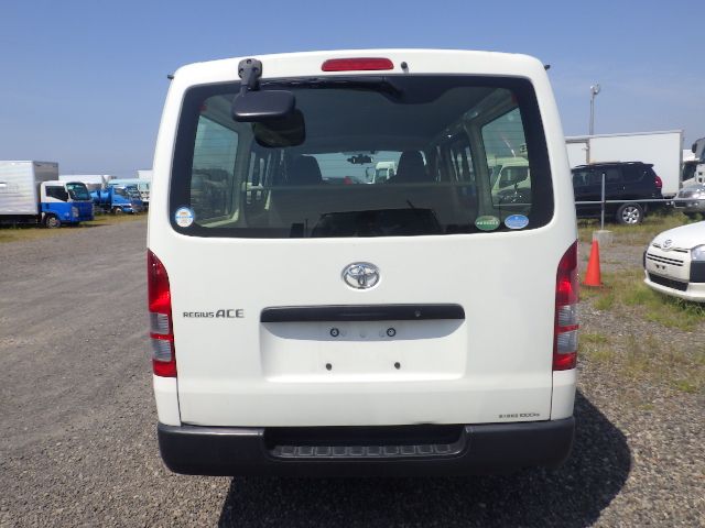 TOYOTA REGIUSACE 2014/4