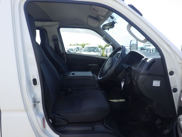 TOYOTA REGIUSACE 2014/4