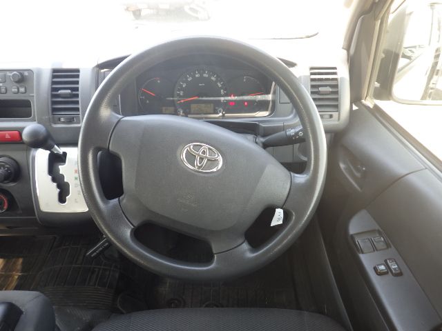 TOYOTA REGIUSACE 2014/4