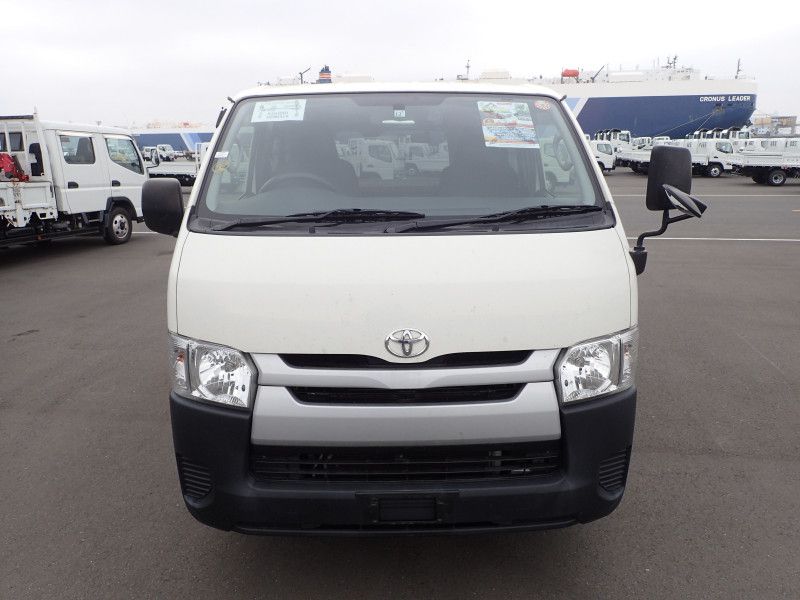 TOYOTA REGIUSACE 2017/12