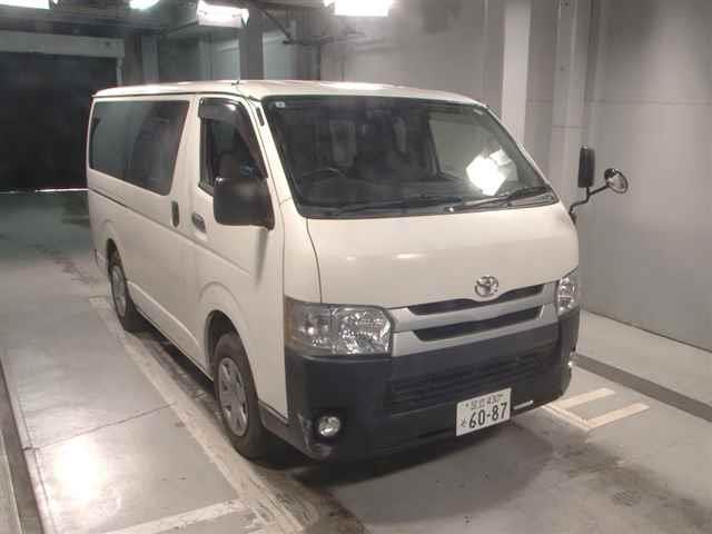 TOYOTA HIACE 2017/4