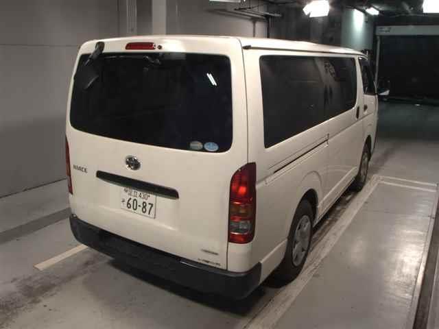 TOYOTA HIACE 2017/4