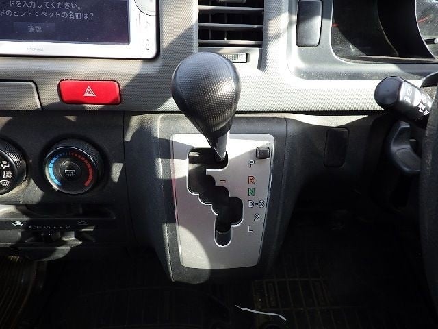 TOYOTA HIACE 2013/9