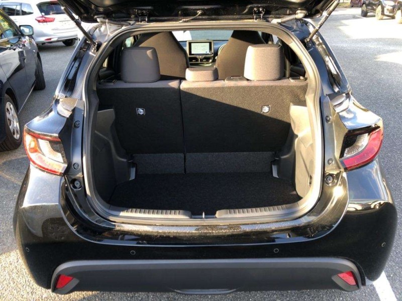 TOYOTA YARIS 2025/10