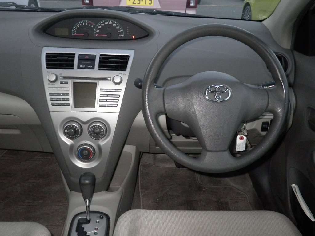 TOYOTA BELTA 2008/8