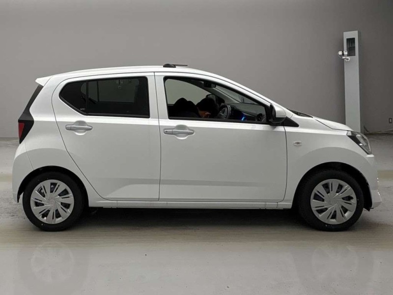 DAIHATSU MIRA E:S 2025/2