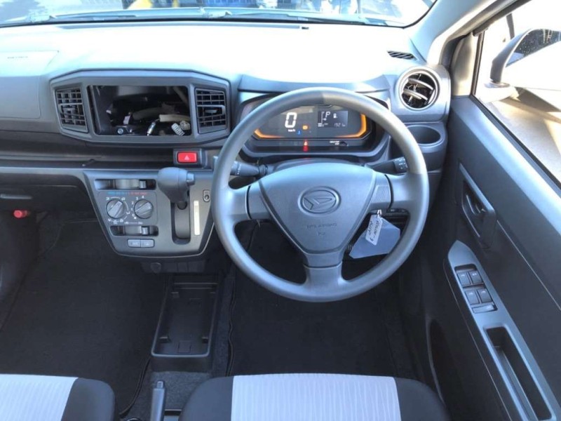 DAIHATSU MIRA E:S 2025/4