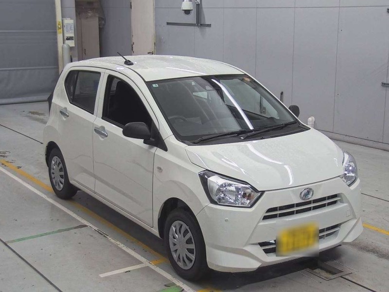 DAIHATSU MIRA E:S 2025/6