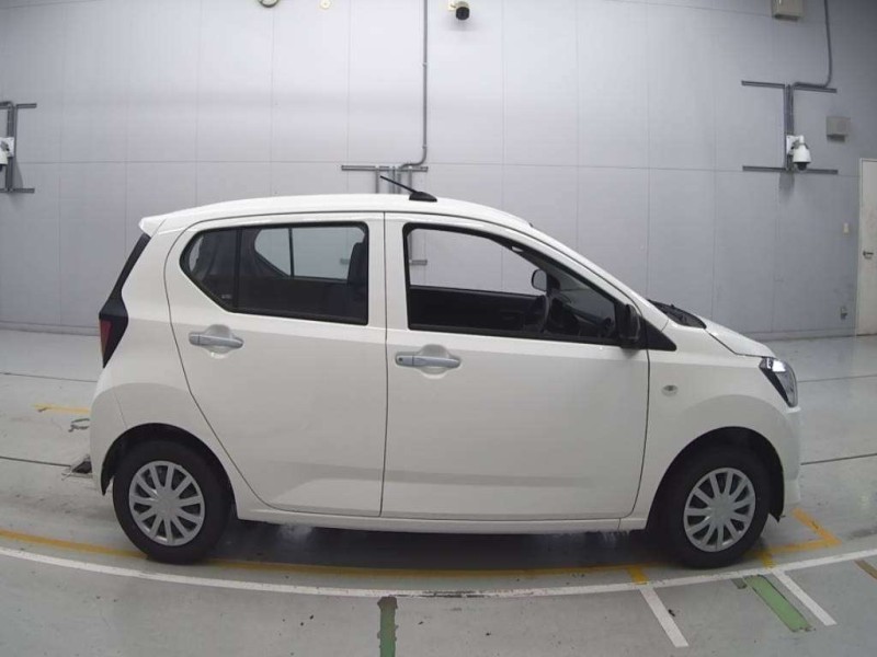 DAIHATSU MIRA E:S 2025/6