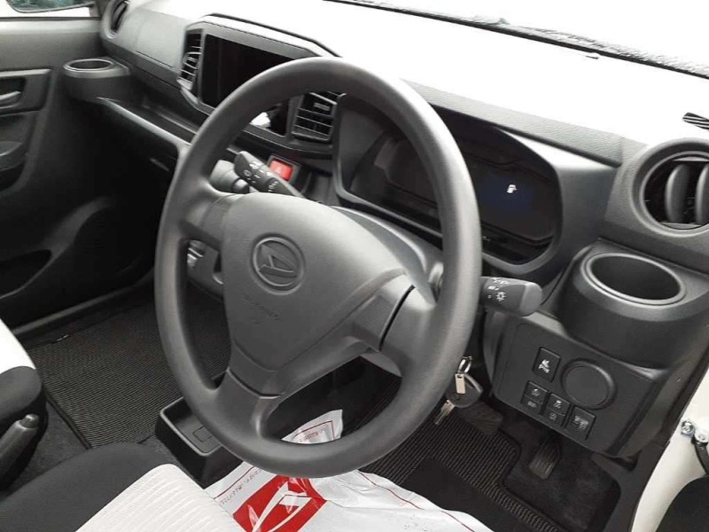 DAIHATSU MIRA E:S 2025/5