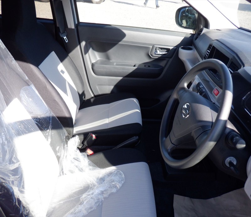 DAIHATSU MIRA E:S 2025/4