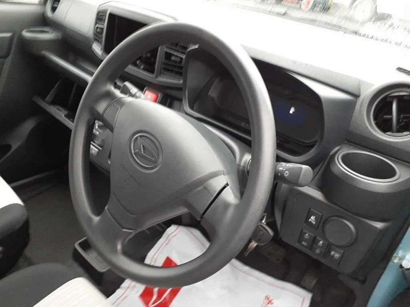 DAIHATSU MIRA E:S 2025/4