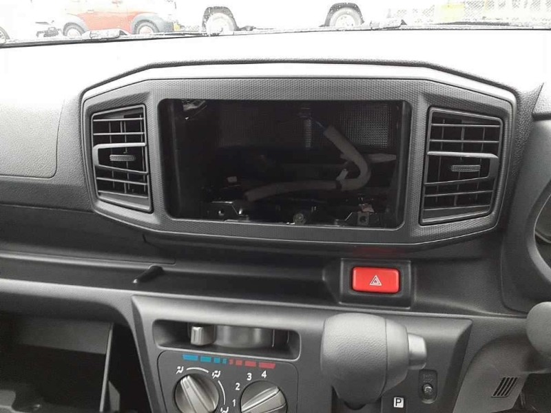 DAIHATSU MIRA E:S 2025/4