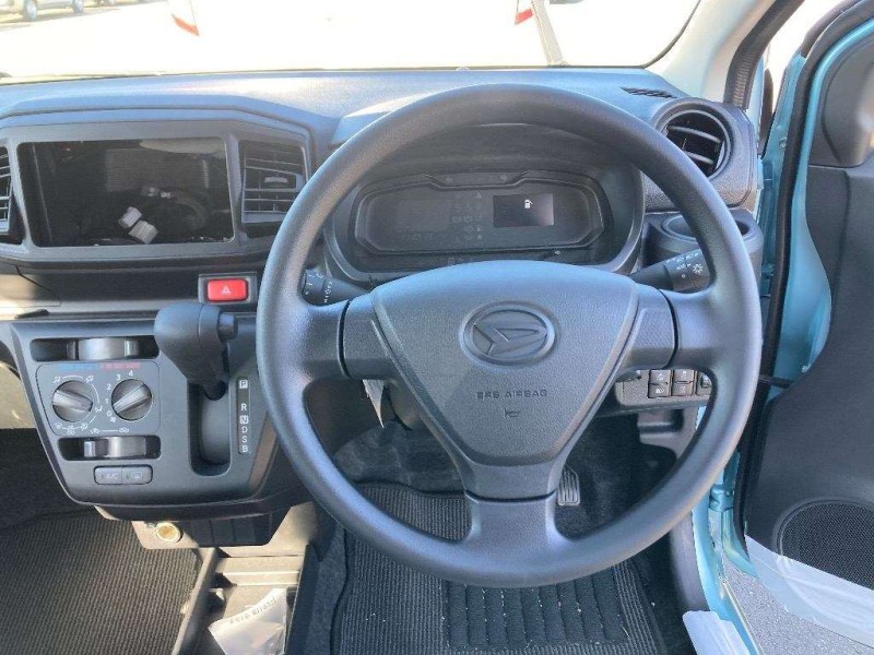 DAIHATSU MIRA E:S 2025/6