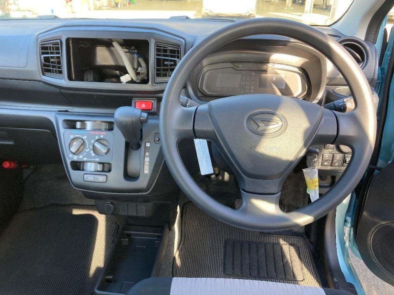DAIHATSU MIRA E:S 2025/6