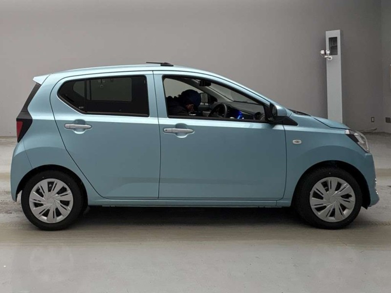 DAIHATSU MIRA E:S 2025/9