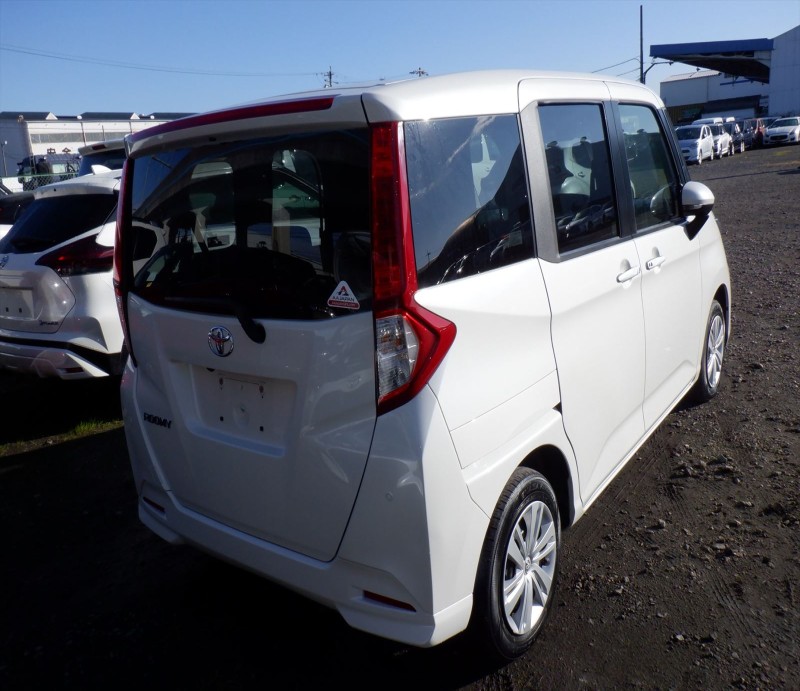 TOYOTA ROOMY 2023/3