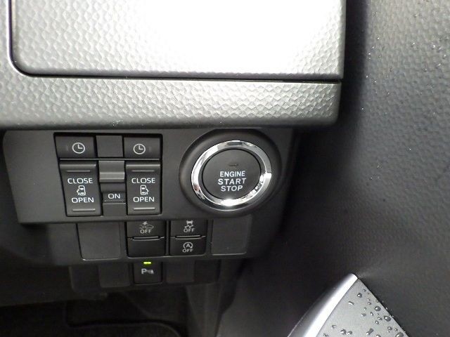 TOYOTA ROOMY 2025/11