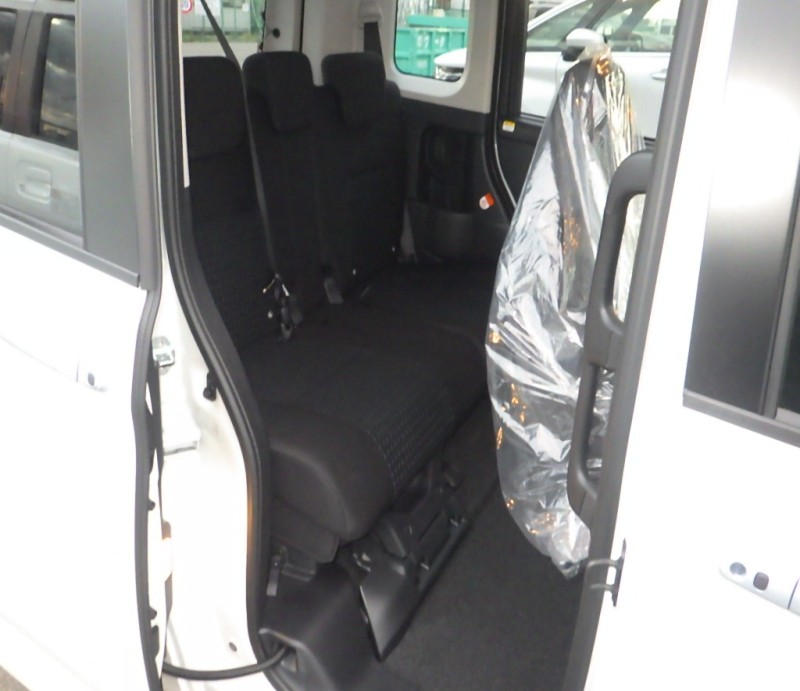 TOYOTA ROOMY 2025/11