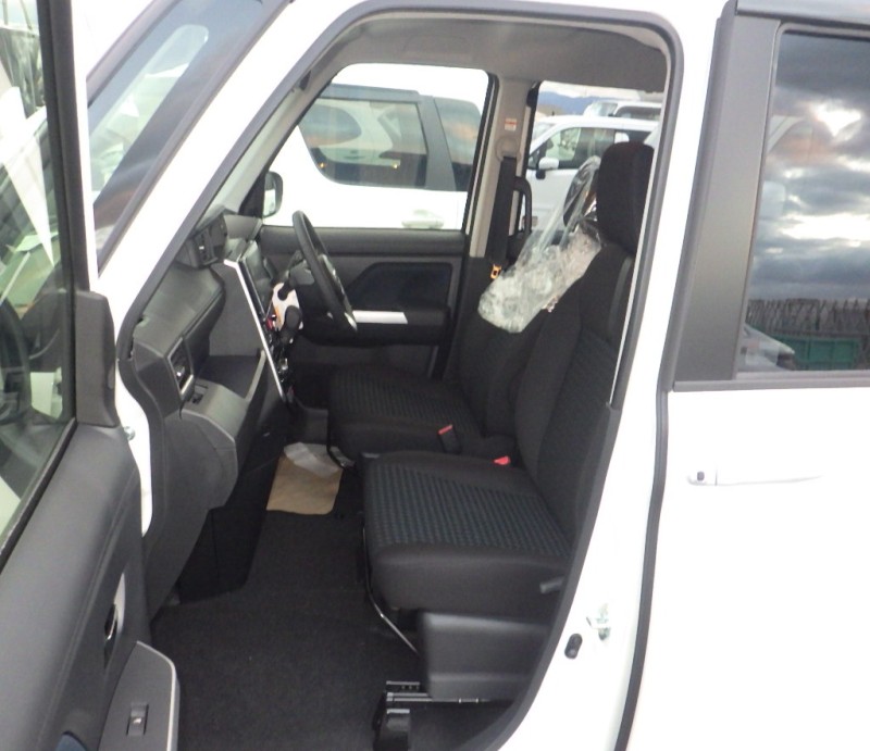 TOYOTA ROOMY 2025/11