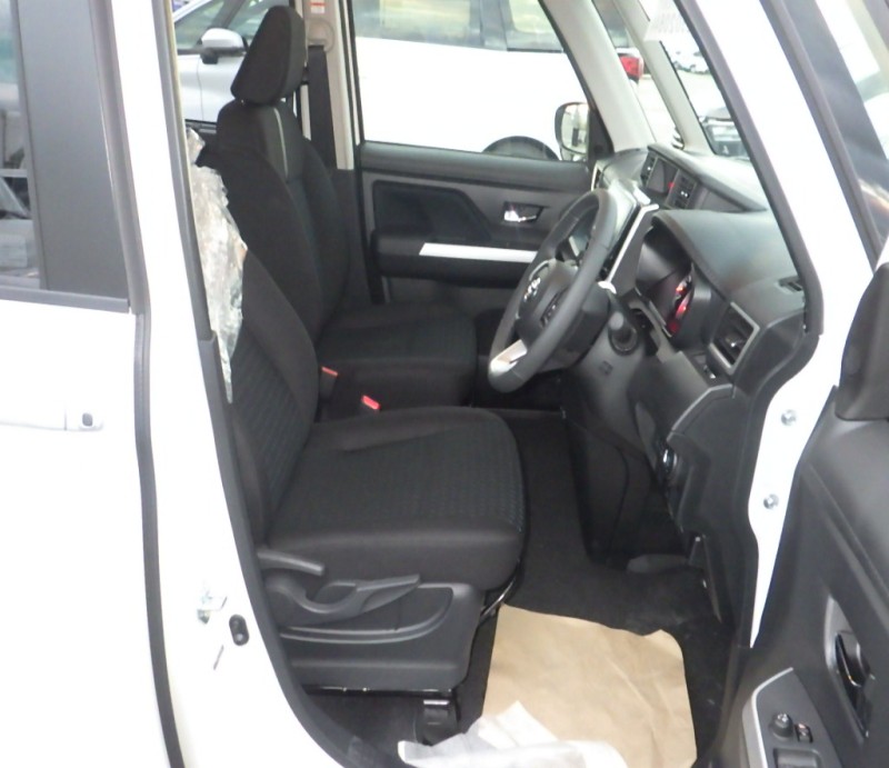 TOYOTA ROOMY 2025/11