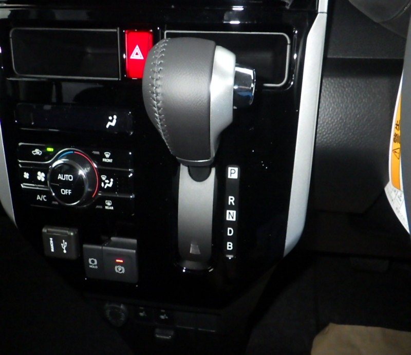 TOYOTA ROOMY 2025/11