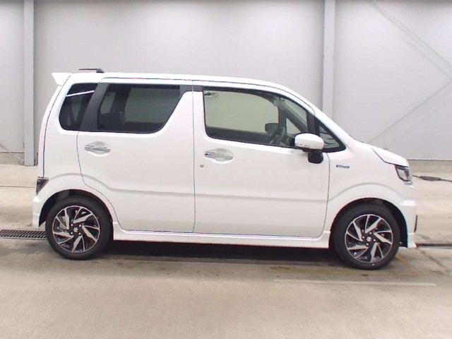 SUZUKI WAGON R CUSTOM Z 2025/9