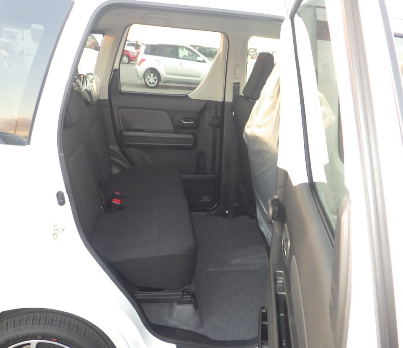 SUZUKI WAGON R CUSTOM Z 2025/11