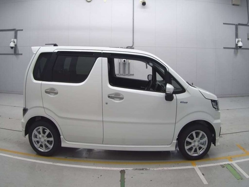 SUZUKI WAGON R CUSTOM Z 2025/11