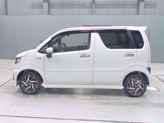 SUZUKI WAGON R CUSTOM Z 2025/11