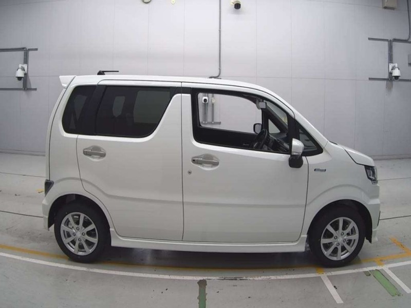 SUZUKI WAGON R CUSTOM Z 2025/11
