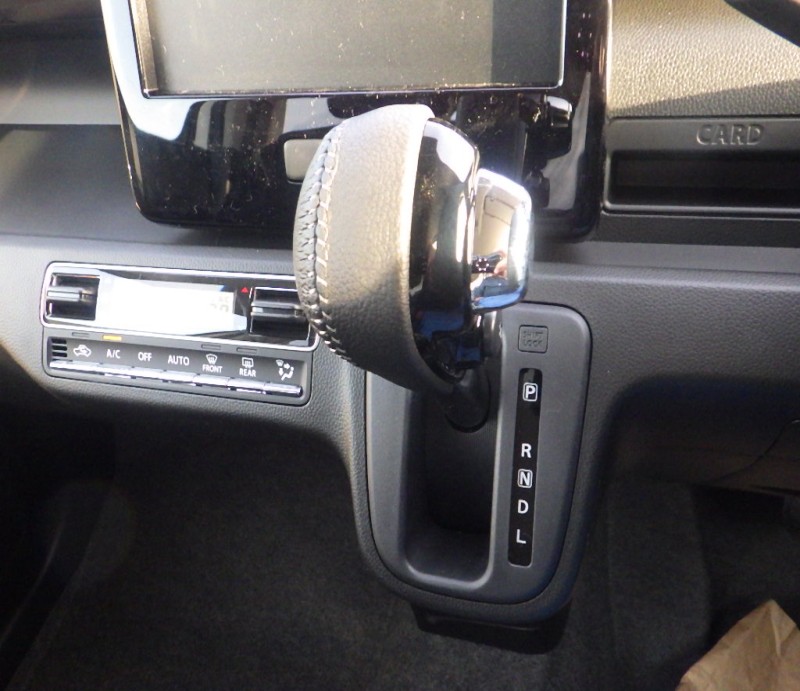 SUZUKI WAGON R CUSTOM Z 2025/11