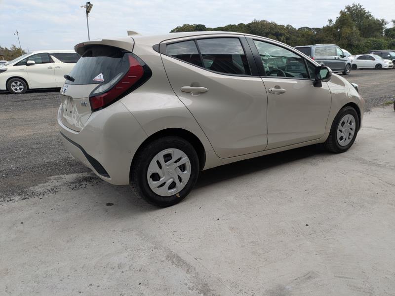 TOYOTA AQUA 2021/7