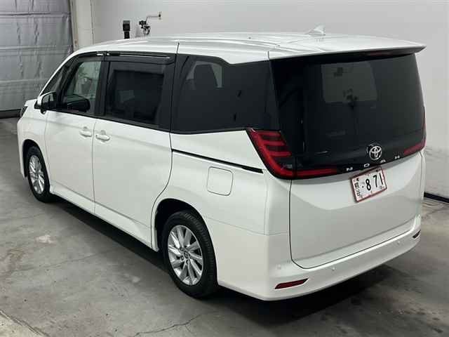 TOYOTA NOAH 2024/6