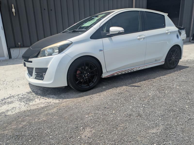 TOYOTA VITZ 2014/10